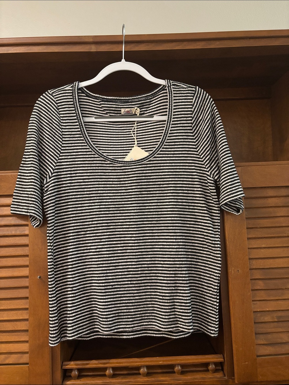 Faherty Black & White Striped Scoop Neck Short Sleeve Tee